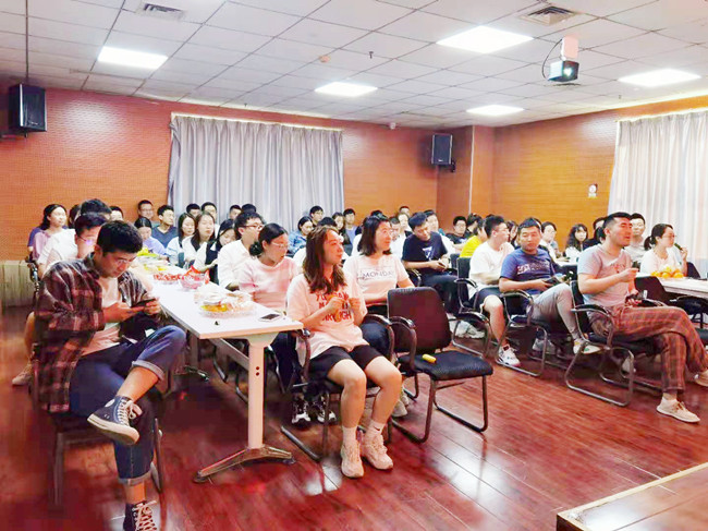 天互數(shù)據(jù)組織母親節(jié)觀影活動(dòng)，致敬所有母親！